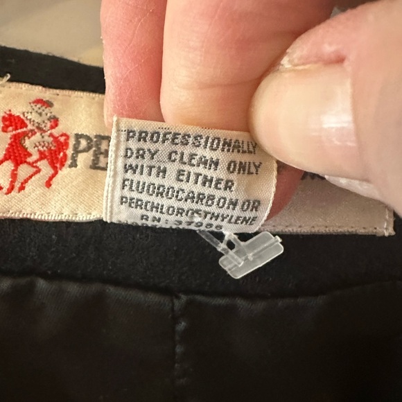 The perfect statement blazer in Black - Picture 6 of 9